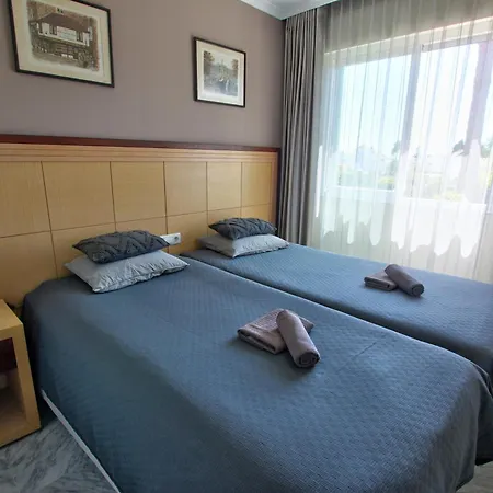 In Lorcrisur San Pedro * 马尔韦利亚